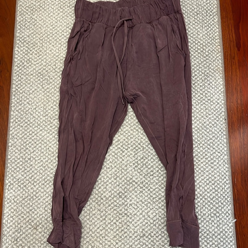 Lululemon softstreme crop. Good condition. Size 6